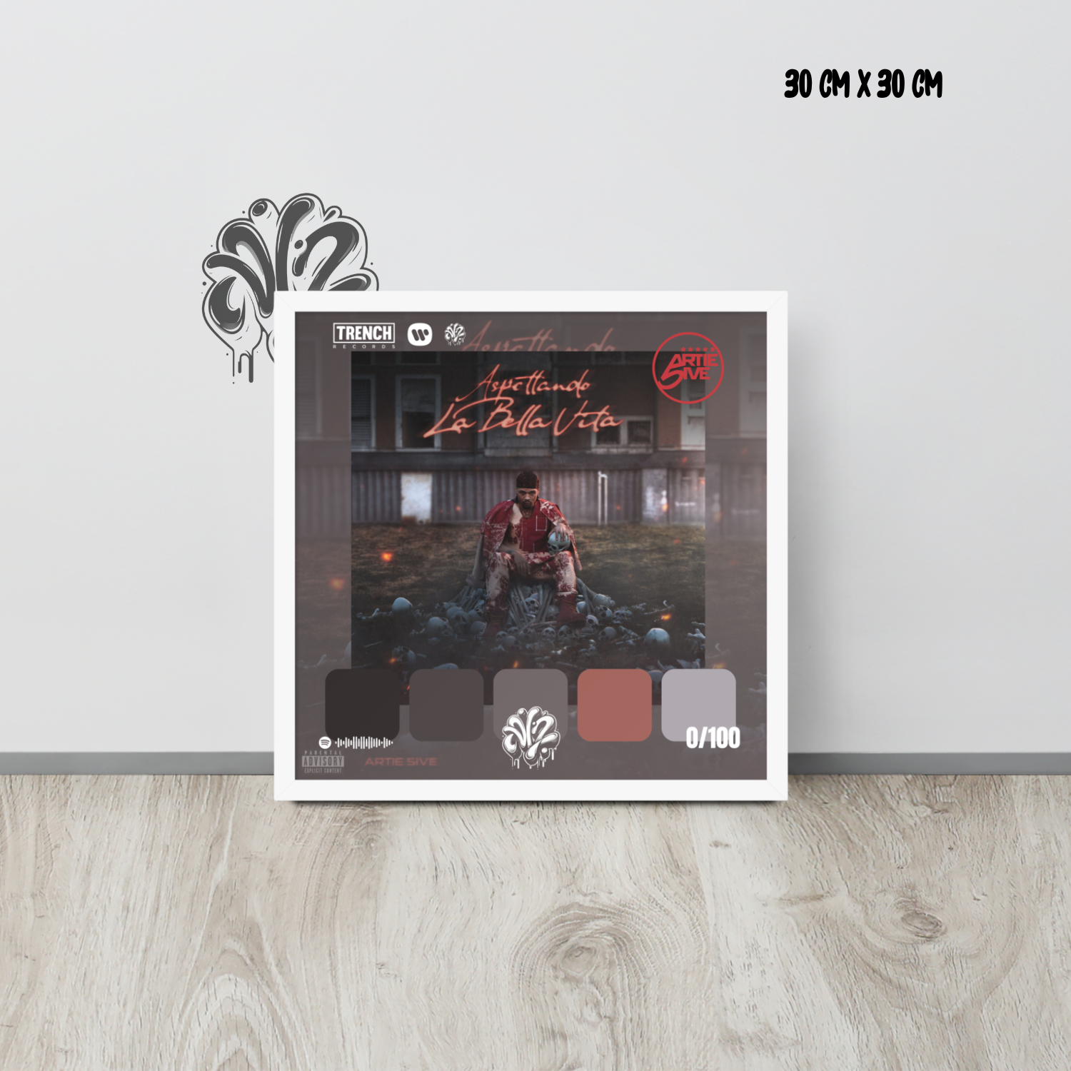 Poster 30x30 “Aspettando la Bella Vita” di Artie 5ive – Cornice in Legno Inclusa, Pronto da Appendere